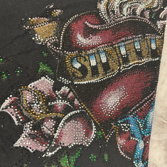 RARE Sinful by Affliction Rhinestone Black Graphic V-Neck Top with Rose - Picture 11 of 12